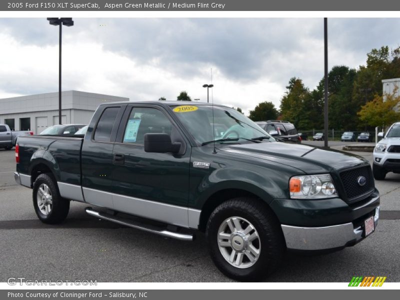 Aspen Green Metallic / Medium Flint Grey 2005 Ford F150 XLT SuperCab