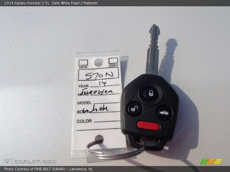 Satin White Pearl / Platinum 2014 Subaru Forester 2.5i
