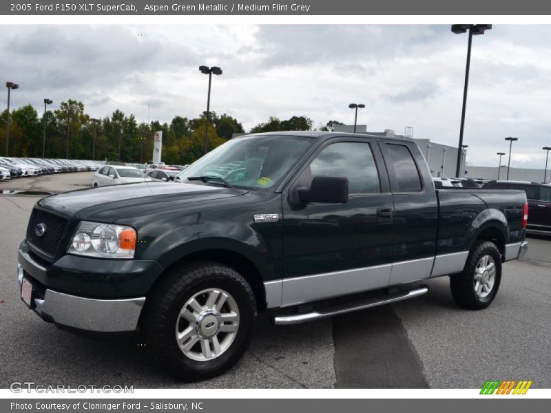 Aspen Green Metallic / Medium Flint Grey 2005 Ford F150 XLT SuperCab