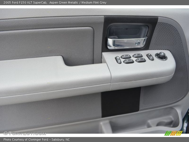 Aspen Green Metallic / Medium Flint Grey 2005 Ford F150 XLT SuperCab