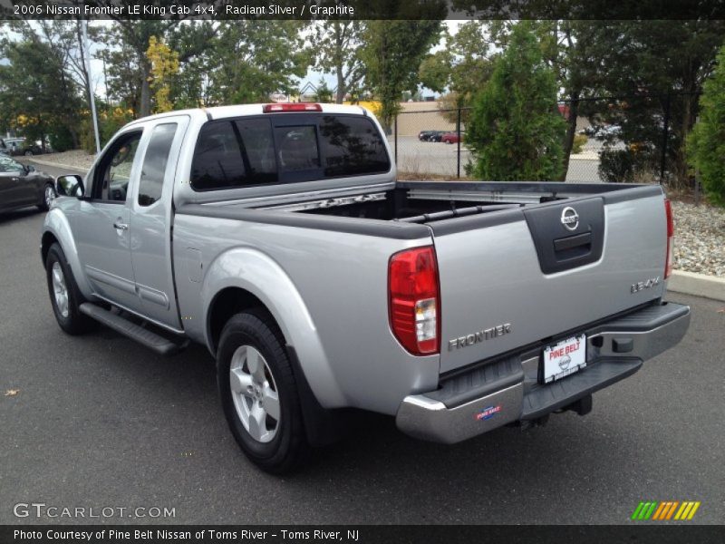 Radiant Silver / Graphite 2006 Nissan Frontier LE King Cab 4x4