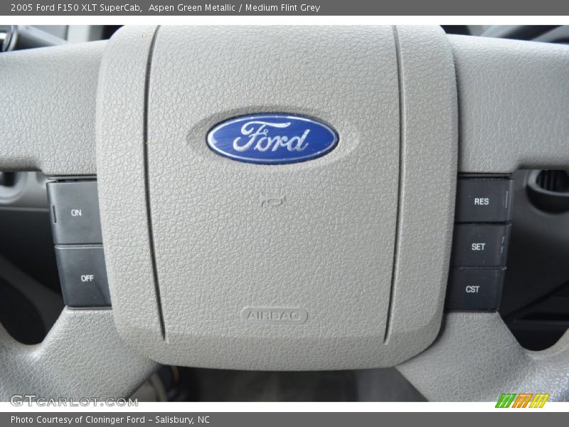 Aspen Green Metallic / Medium Flint Grey 2005 Ford F150 XLT SuperCab