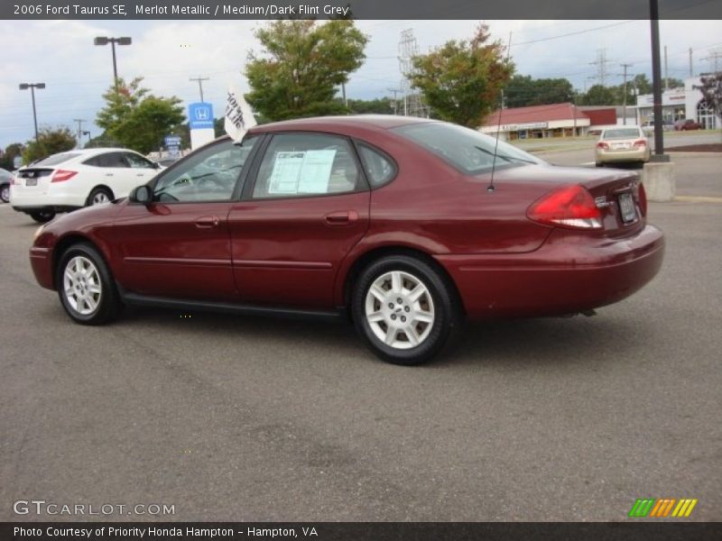 Merlot Metallic / Medium/Dark Flint Grey 2006 Ford Taurus SE
