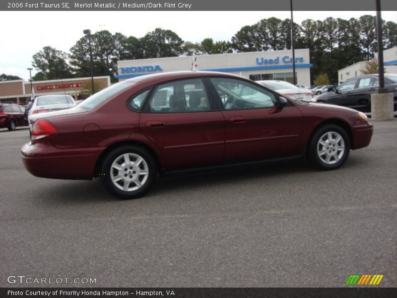 Merlot Metallic / Medium/Dark Flint Grey 2006 Ford Taurus SE