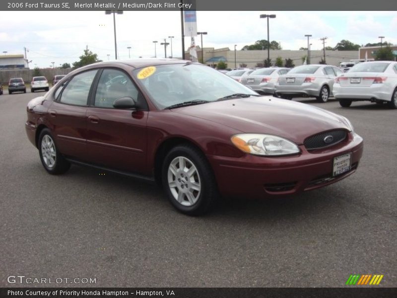 Merlot Metallic / Medium/Dark Flint Grey 2006 Ford Taurus SE