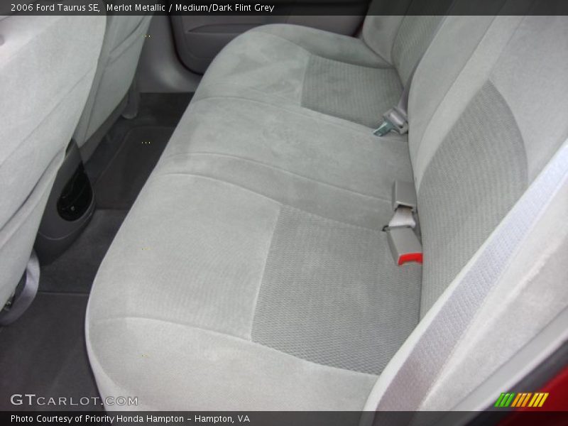 Merlot Metallic / Medium/Dark Flint Grey 2006 Ford Taurus SE