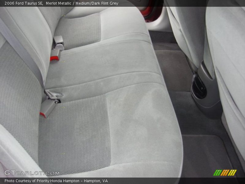 Merlot Metallic / Medium/Dark Flint Grey 2006 Ford Taurus SE