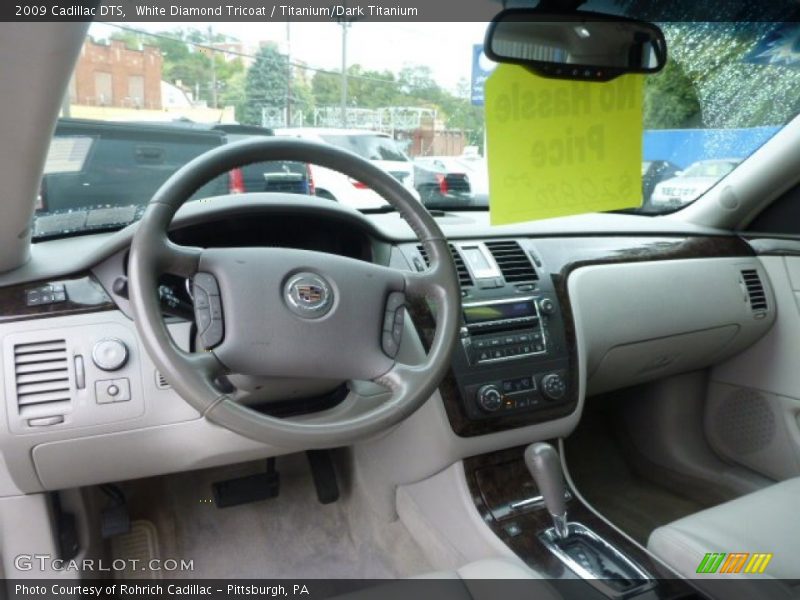 White Diamond Tricoat / Titanium/Dark Titanium 2009 Cadillac DTS