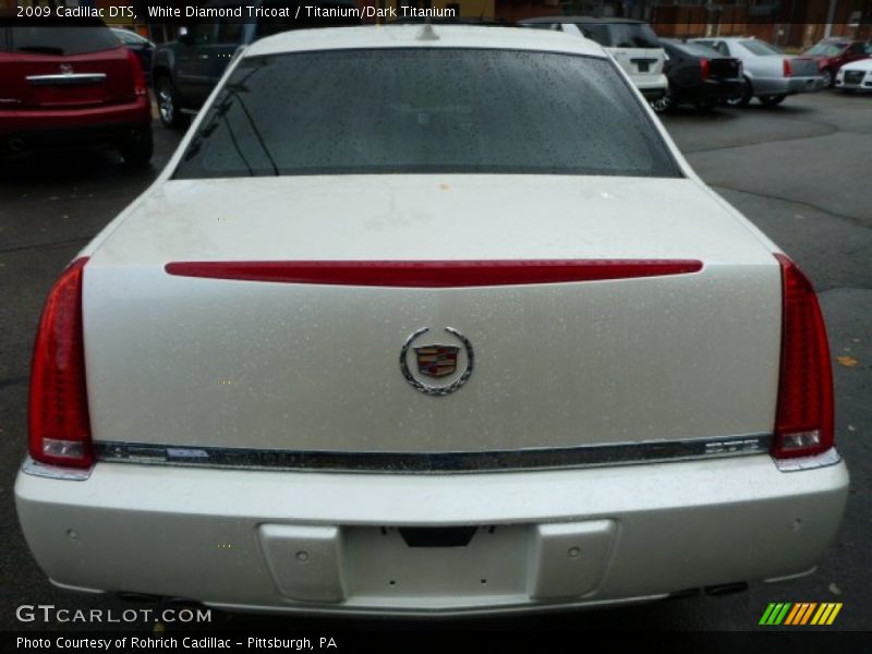 White Diamond Tricoat / Titanium/Dark Titanium 2009 Cadillac DTS