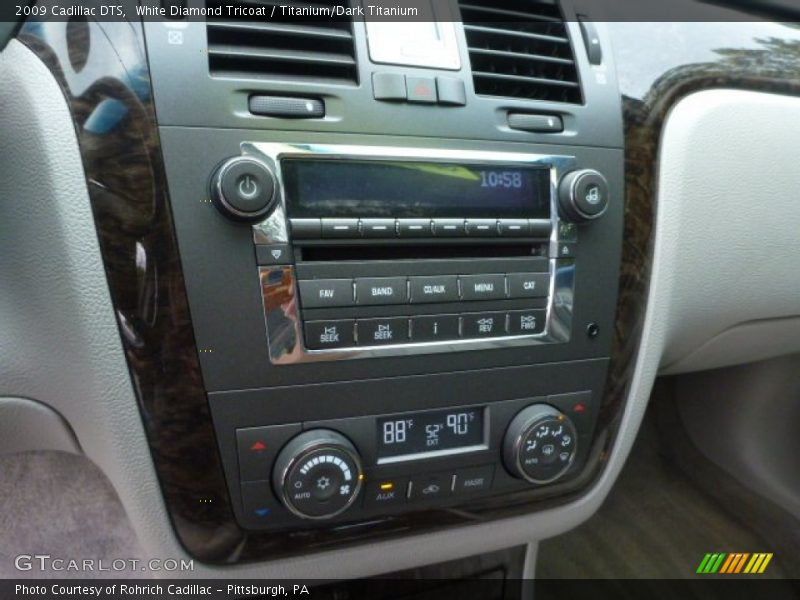 White Diamond Tricoat / Titanium/Dark Titanium 2009 Cadillac DTS