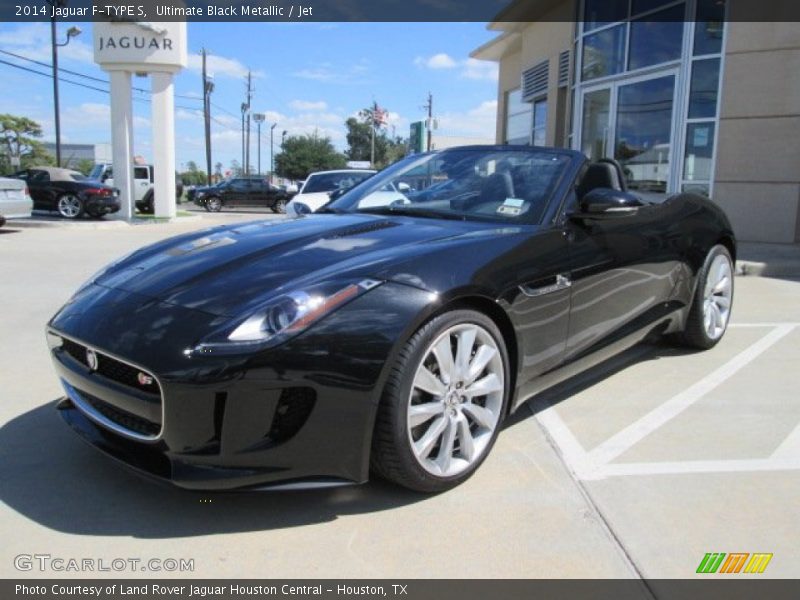 Front 3/4 View of 2014 F-TYPE S