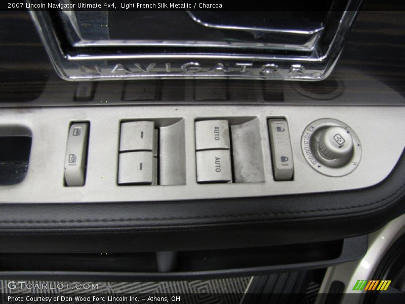 Light French Silk Metallic / Charcoal 2007 Lincoln Navigator Ultimate 4x4