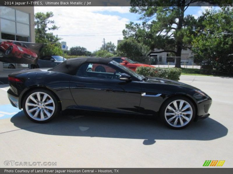 Ultimate Black Metallic / Jet 2014 Jaguar F-TYPE S