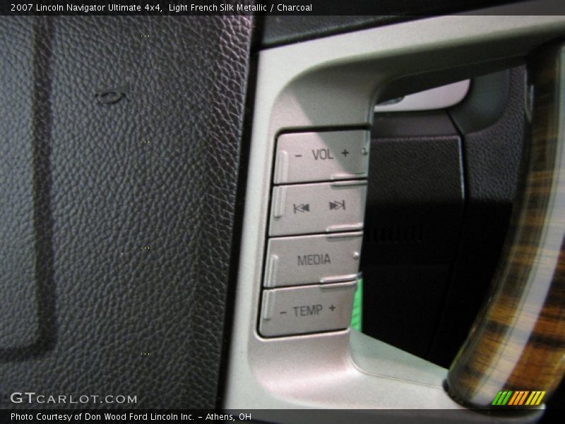 Light French Silk Metallic / Charcoal 2007 Lincoln Navigator Ultimate 4x4