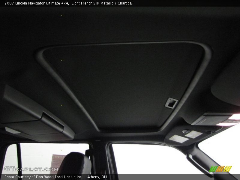 Light French Silk Metallic / Charcoal 2007 Lincoln Navigator Ultimate 4x4