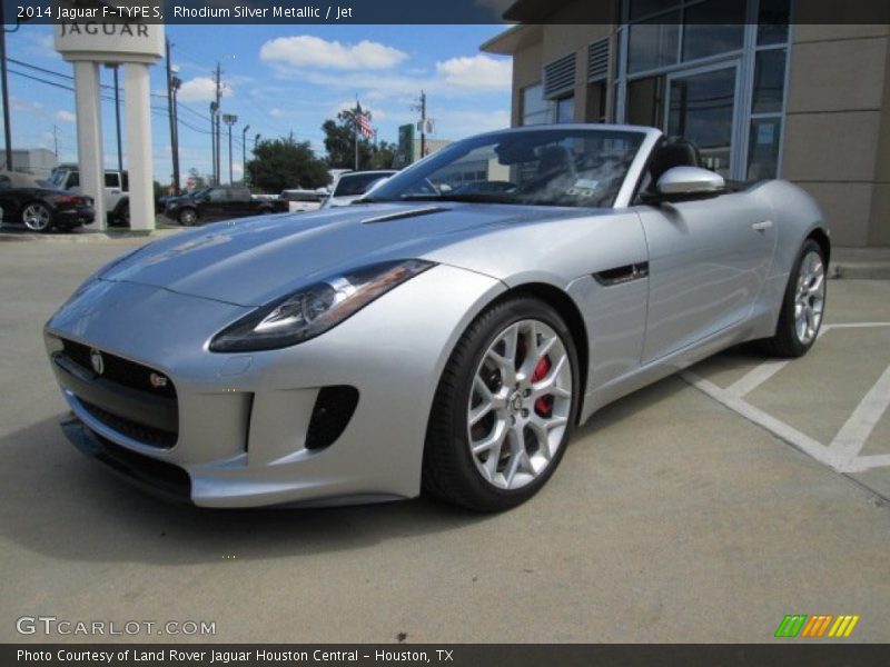 Front 3/4 View of 2014 F-TYPE S