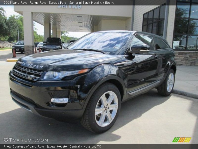 Front 3/4 View of 2013 Range Rover Evoque Pure