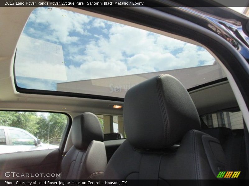 Sunroof of 2013 Range Rover Evoque Pure