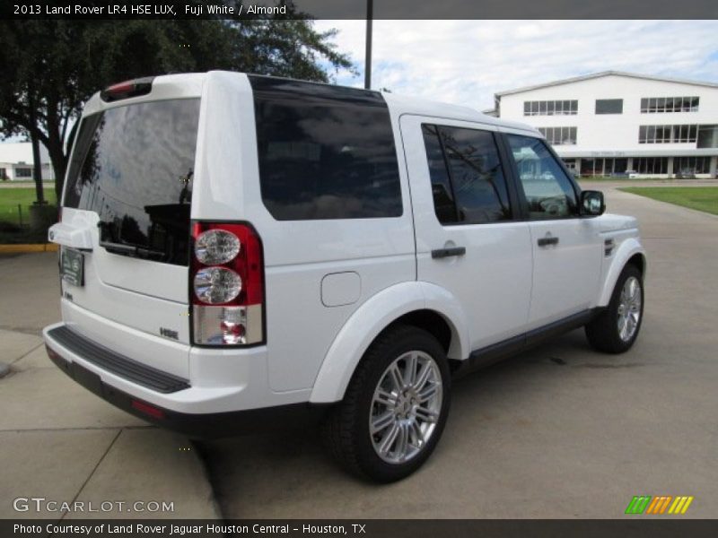 Fuji White / Almond 2013 Land Rover LR4 HSE LUX