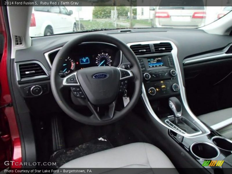Earth Gray Interior - 2014 Fusion S 