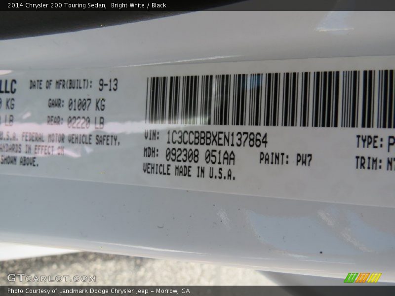 Bright White / Black 2014 Chrysler 200 Touring Sedan
