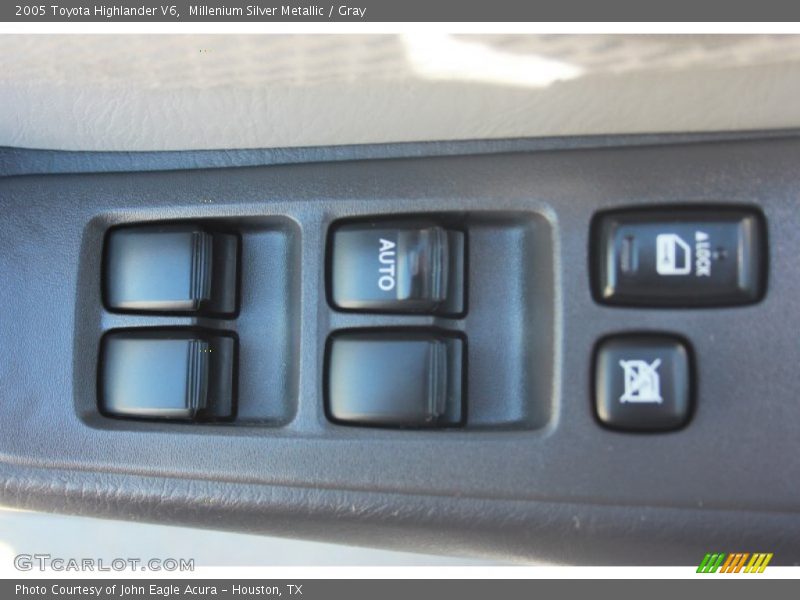 Millenium Silver Metallic / Gray 2005 Toyota Highlander V6