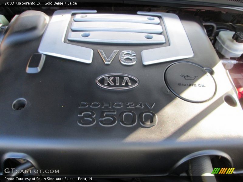 Gold Beige / Beige 2003 Kia Sorento LX