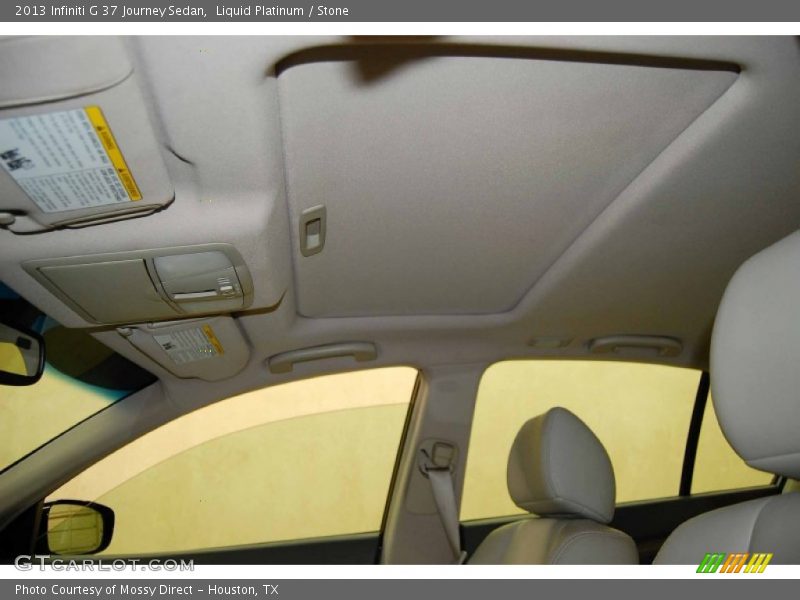 Sunroof of 2013 G 37 Journey Sedan