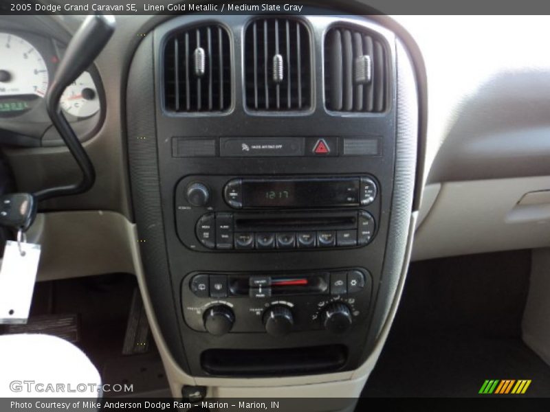 Linen Gold Metallic / Medium Slate Gray 2005 Dodge Grand Caravan SE