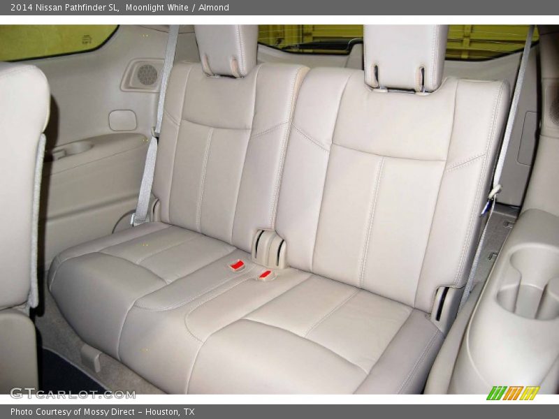 Moonlight White / Almond 2014 Nissan Pathfinder SL
