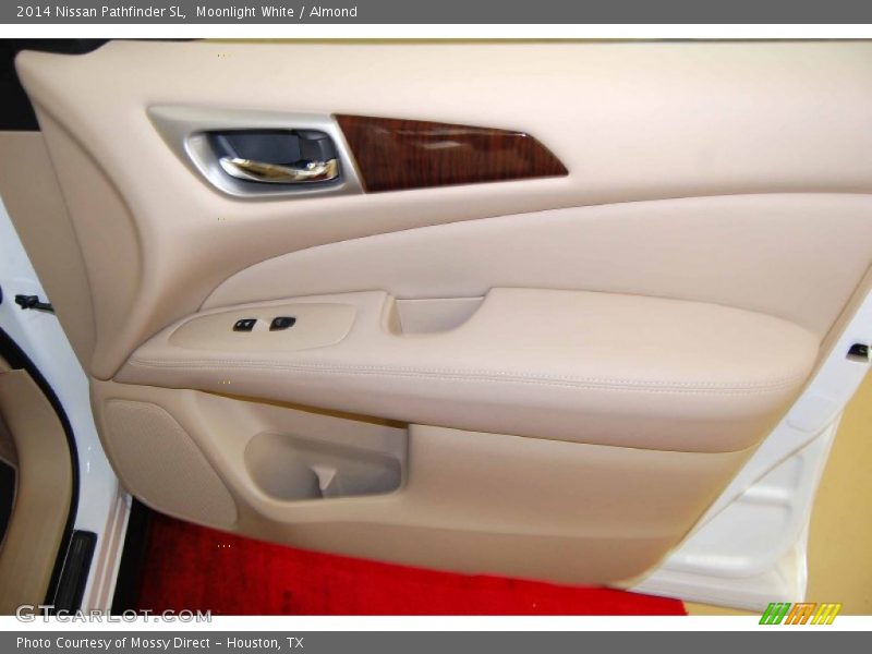 Moonlight White / Almond 2014 Nissan Pathfinder SL