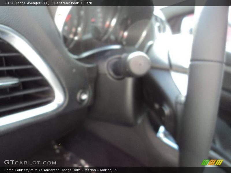 Blue Streak Pearl / Black 2014 Dodge Avenger SXT