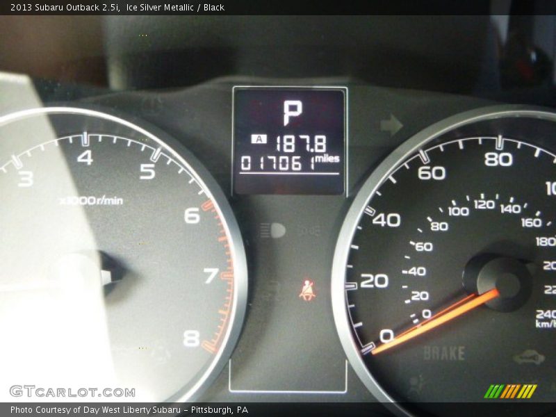 Ice Silver Metallic / Black 2013 Subaru Outback 2.5i