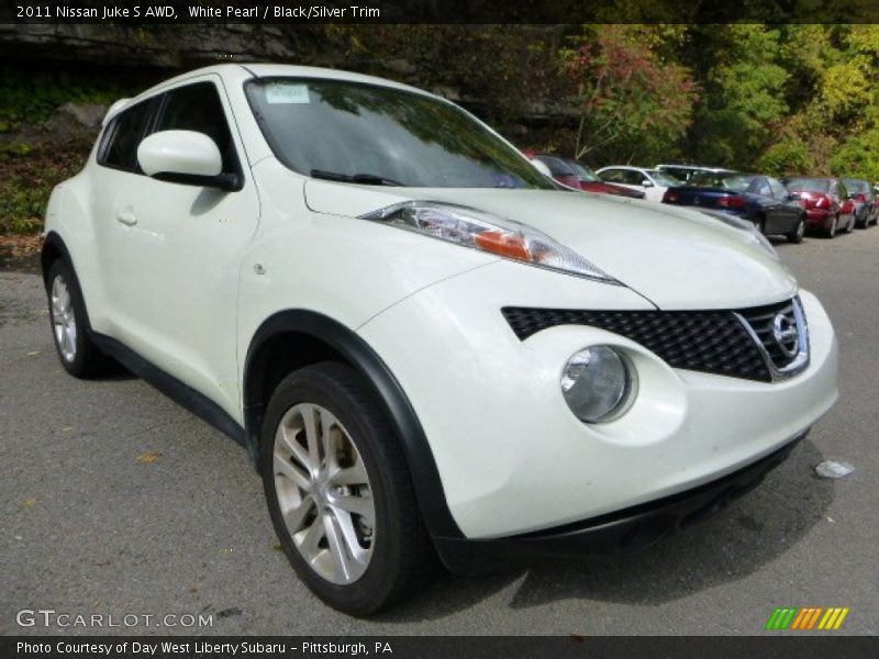 White Pearl / Black/Silver Trim 2011 Nissan Juke S AWD