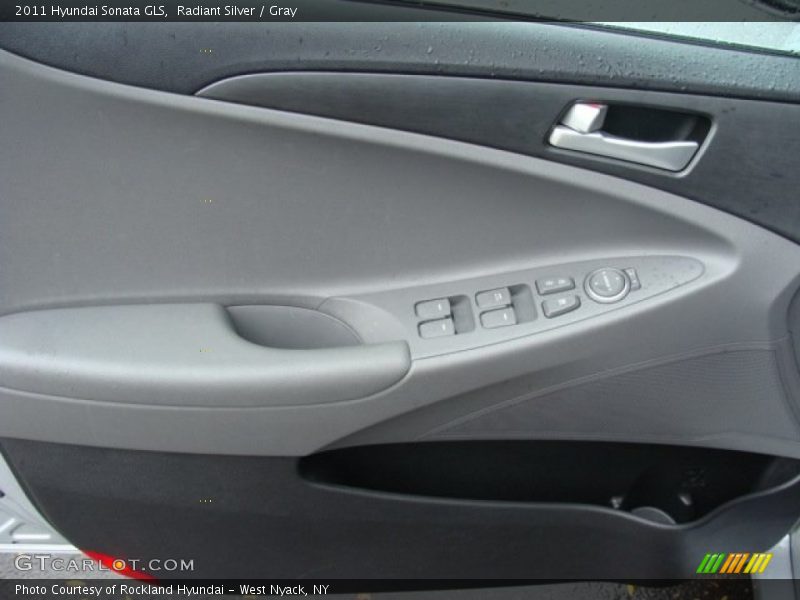 Radiant Silver / Gray 2011 Hyundai Sonata GLS