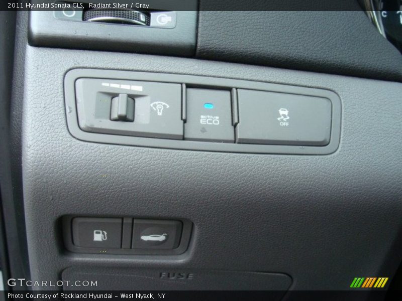 Radiant Silver / Gray 2011 Hyundai Sonata GLS