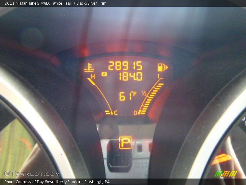 White Pearl / Black/Silver Trim 2011 Nissan Juke S AWD