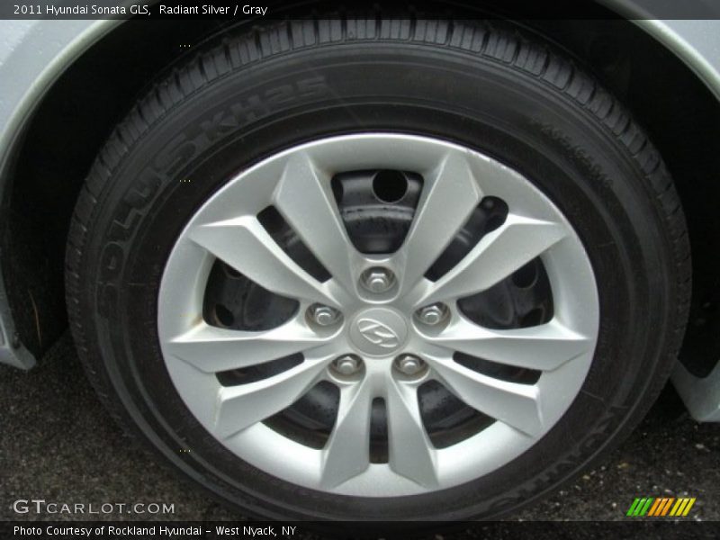 Radiant Silver / Gray 2011 Hyundai Sonata GLS