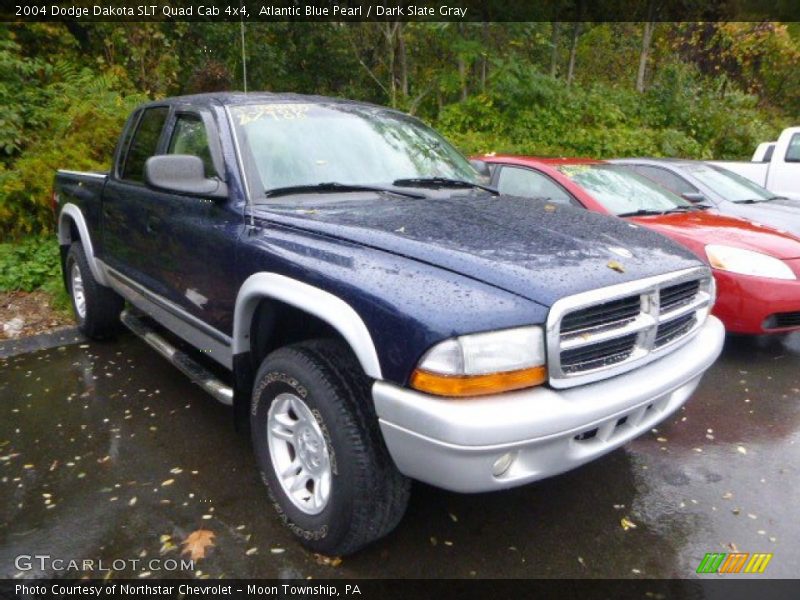 Front 3/4 View of 2004 Dakota SLT Quad Cab 4x4