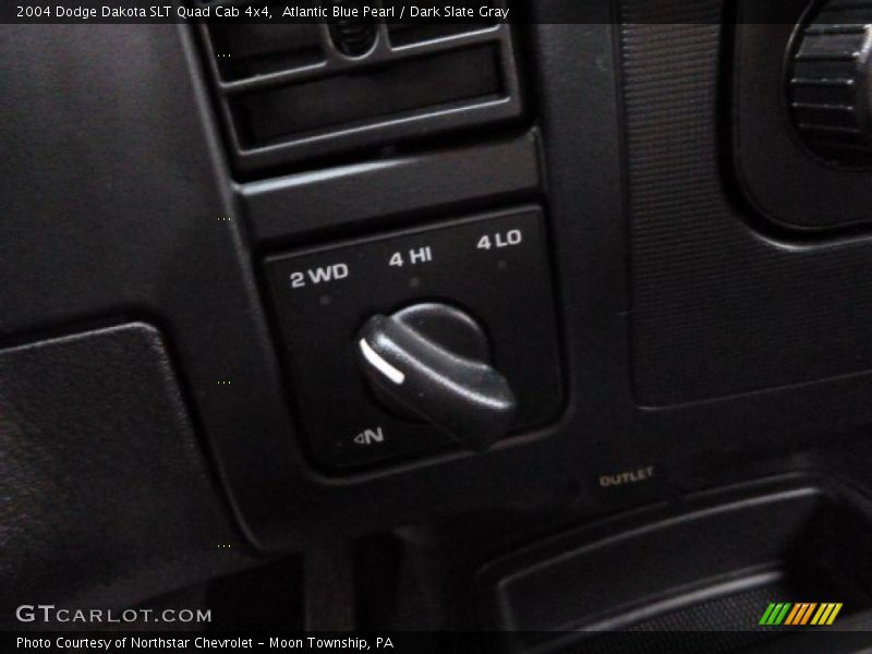 Atlantic Blue Pearl / Dark Slate Gray 2004 Dodge Dakota SLT Quad Cab 4x4