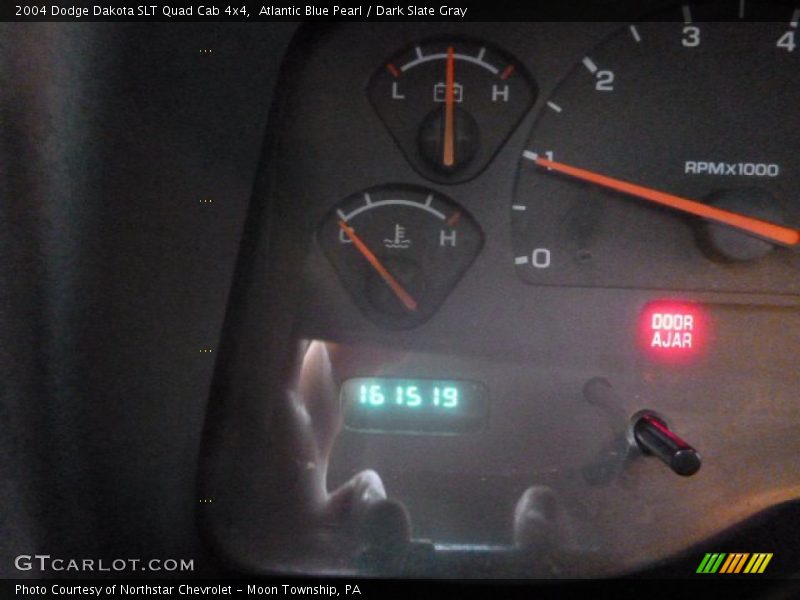 Atlantic Blue Pearl / Dark Slate Gray 2004 Dodge Dakota SLT Quad Cab 4x4