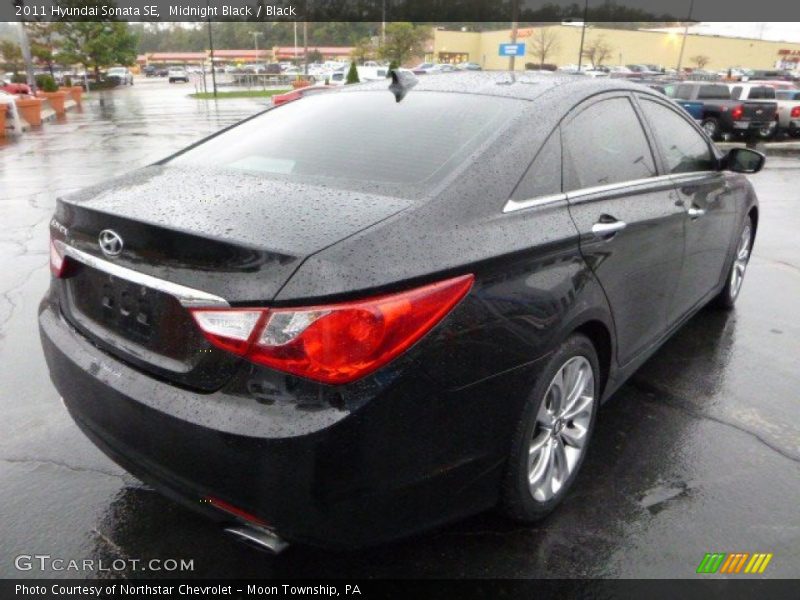 Midnight Black / Black 2011 Hyundai Sonata SE