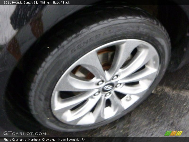 Midnight Black / Black 2011 Hyundai Sonata SE