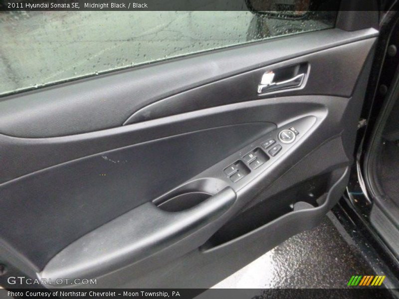 Midnight Black / Black 2011 Hyundai Sonata SE