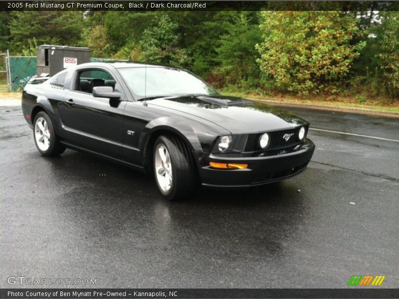 Black / Dark Charcoal/Red 2005 Ford Mustang GT Premium Coupe