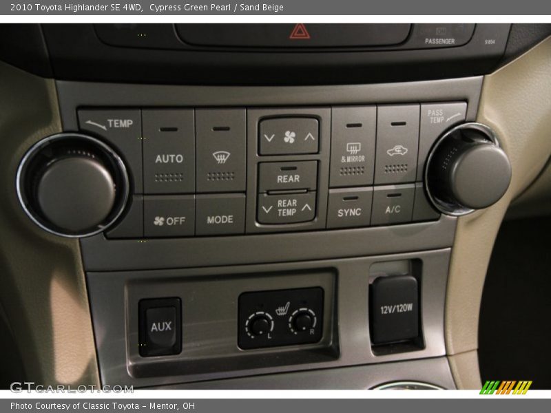 Cypress Green Pearl / Sand Beige 2010 Toyota Highlander SE 4WD