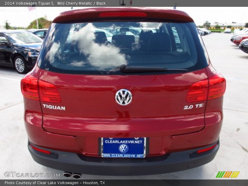 Wild Cherry Metallic / Black 2014 Volkswagen Tiguan S