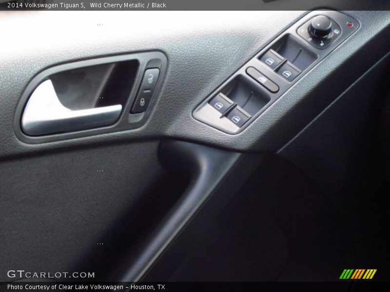Wild Cherry Metallic / Black 2014 Volkswagen Tiguan S
