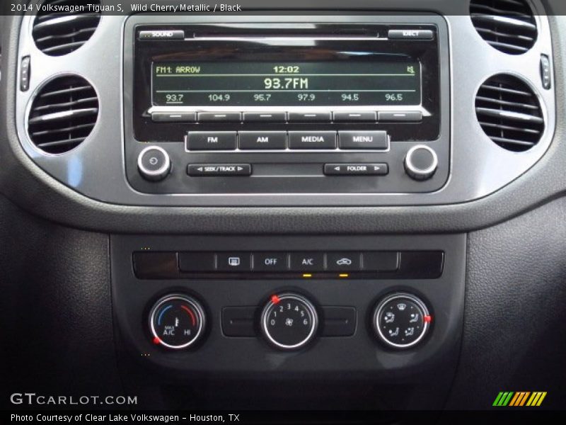 Wild Cherry Metallic / Black 2014 Volkswagen Tiguan S