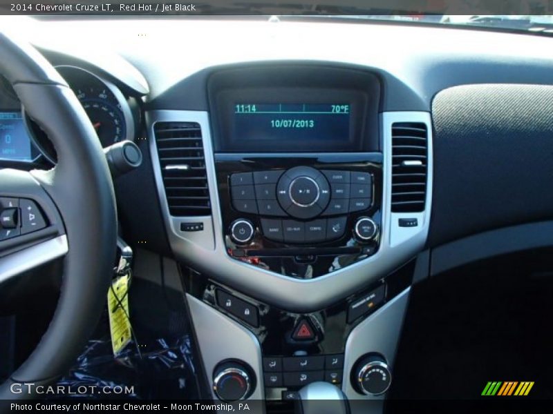 Red Hot / Jet Black 2014 Chevrolet Cruze LT